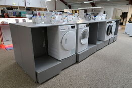 4 stk. butiksinventar uden indhold