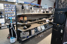 Butiksinventar uden indhold
