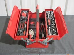 Rød værktøjskasse i metal Med ca. 66 dele værktøj. 