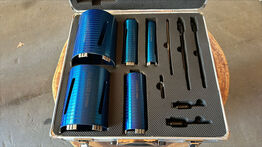 Diamant kopbor sæt i med 5 størrelser bor i 127, 117, 65, 52 & 38 mm. I praktik alu kuffert til opbevaring. 