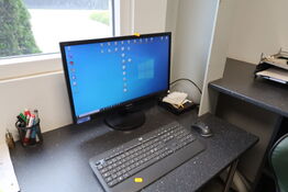 Computer FUJITSU Esprimo G558 med computerskærm PHILIPS 243V