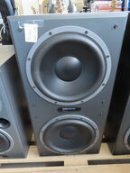 Højtaler DYNAUDIO AIRBASE 24 (Dette lot kan ikke sendes)