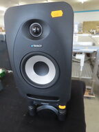 Højtaler TANNOY REVEAL 502 inkl absoberende stander fra DYNAUDIO