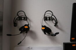 4 stk. headset med batterier og lader