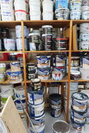 1 fag af diverse maling mv. 