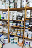 1 fag af diverse maling mv.