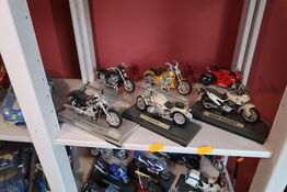 6 stk. legetøjsmotorcykler