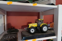 Legetøjstraktor MASSEY FERGUSON 7499