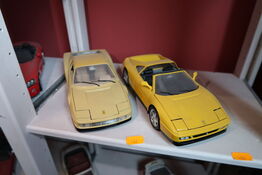 2 stk. legetøjsbiler