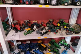 Div. Legetøjslandbrugsmaskiner MASSEY FERGUSON m.fl.