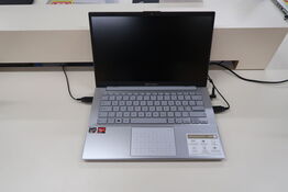 ASUS Vivobook Go AMD Ryzen 3 7320U 14"