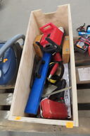 Kasse med diverse værktøj