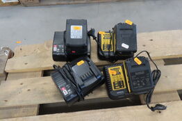 4 stk. Ladere samt 3 stk. Batterier