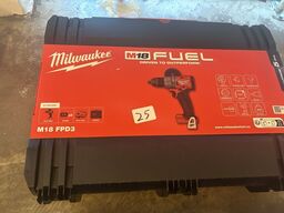 Milwaukee skruemaskine M18 FPD3