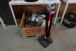 Diverse skilteholdere m.m. 