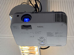 Projektor NEC ME301W inkl. lærred & højttalere