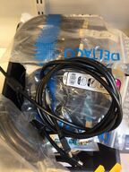 Kasse med blandet IT udstyr (se billeder)