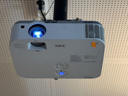 Projektor NEC ME301W inkl. lærred & højttalere