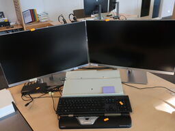 2 stk. HP EliteDisplay 27" skærme inkl. rollermouse & div. tilbehør