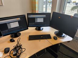 Div. PC skærme m.v. - ( PC medfølger ikke)