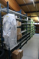 12 fag lagerreoler med indhold 