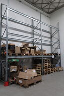 2 fag pallereoler med indhold