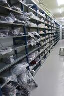 13 fag lagerreoler med indhold