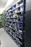 8 fag lagerreol med indhold