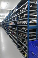 30 fag lagerreoler med indhold