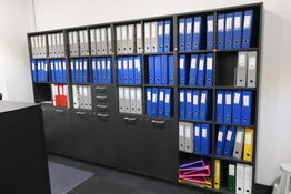 4 stk. reoler uden indhold