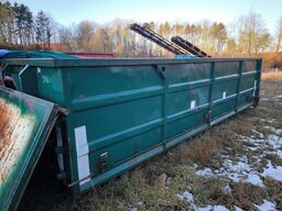 Affaldscontainer med indhold MILJØ-ART AS