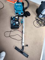 Rygstøvsuger MAKITA inkl. batterier og lader