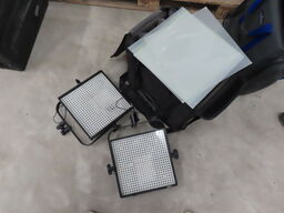 2 stk. LED lamper i taske