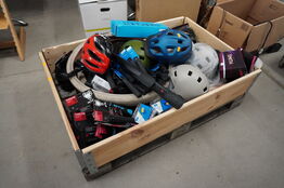 Diverse cykeldele og -udstyr