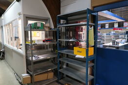 2 fag lagerreoler med div. Reservedele