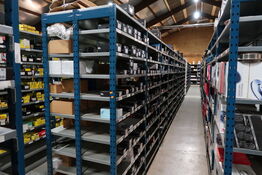 9 fag dobbeltsidet lagerreoler uden indhold