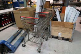 2 stk. indkøbsvogne, palle med hylder til lagerreoler