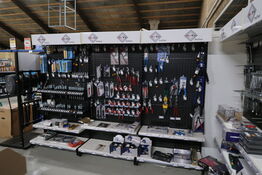 Butiksinventar uden indhold