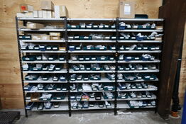 6 fag lagerreoler med indhold