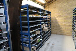 3 fag lagerreoler uden indhold