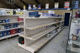 Butiksinventar uden indhold