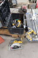 3 stk. Akku-værktøj DEWALTsamt værktøjskasse