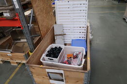 Palle med div. Varelager/reservedele