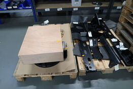 2 stk. paller med div. Varelager