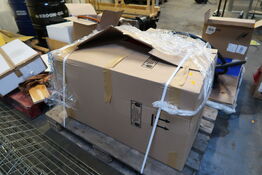 3 stk. paller med varelager/reseverdele