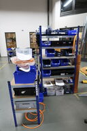 2 stk. lagerreoler med div. Varelager