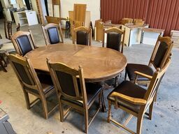 Spisebord + 8 Stole