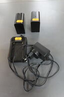 2 stk. batterier SONY samt lader 