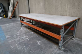 Arbejdsbord på hjul