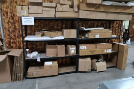 2 fag lagerreoler uden indhold